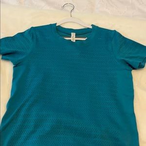 Lululemon Breeze SS Squad top Size 6